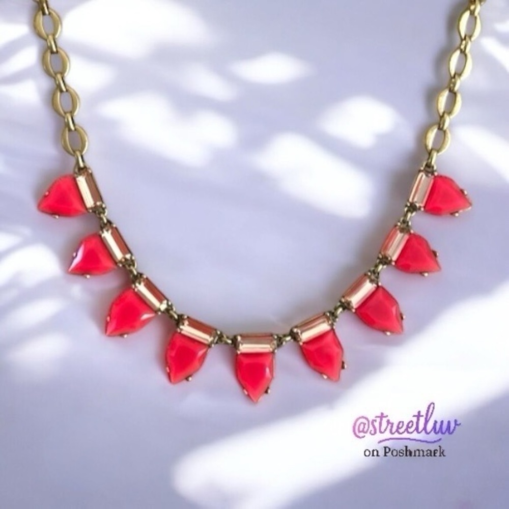 Stella & Dot Eye Candy Necklace Coral Pink Resin
